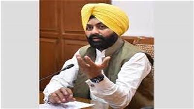 ਸਰਕਾਰੀ ਬੱਸਾਂ 'ਚੋਂ ਡੀਜ਼ਲ ਤੇ ਟਿਕਟ ਚੋਰੀ ਸਣੇ ਪੰਜ ਮਾਮਲੇ ਫੜੇ, ਬੱਸ ਚਲਾਉਂਦਿਆਂ ਮੋਬਾਈਲ ਸੁਣ ਕੇ ਸਵਾਰੀਆਂ ਨੂੰ ਖ਼ਤਰੇ ਵਿੱਚ ਪਾਉਂਦਾ ਡਰਾਈਵਰ ਫੜਿਆ