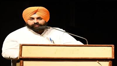 ਪੰਜਾਬ ਸਰਕਾਰ ਦੀ ਅਨੋਖੀ ਪਹਿਲ ! ਗਰਮੀਆਂ ਦੀਆਂ ਛੁੱਟੀਆਂ 'ਚ ਵਿਦਿਆਰਥੀਆਂ ਨੰ ਰੋਜ਼ ਯਾਦ ਕਰਨਾ ਪਵੇਗਾ ਇਕ ਨਵਾਂ ਪੰਜਾਬੀ ਸ਼ਬਦ