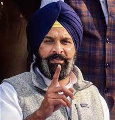  ਮਜੀਠੀਆ ਨੇ ਭਗਵੰਤ ਮਾਨ ਦੇ ਹੀ ਅੰਦਾਜ਼ 'ਚ ਦਿੱਤਾ 'ਇੱਕੋ ਥਾਲੀ ਦੇ ਚੱਟੇ-ਵੱਟੇ' ਵਾਲੇ ਟਵੀਟ ਦਾ ਜਵਾਬ