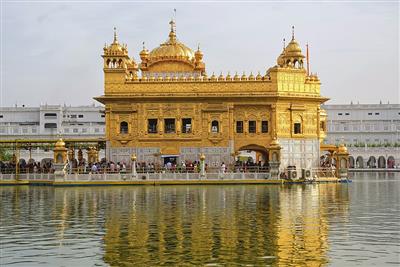 ਸ੍ਰੀ ਦਰਬਾਰ ਸਾਹਿਬ 'ਚ BSF ਦਾ ਸਰਚ ਓਪਰੇਸ਼ਨ – ਲੰਗਰ ਹਾਲ 'ਤੇ ਬੰਬ ਧਮਾਕੇ ਦੀ ਧਮਕੀ ਮਗਰੋਂ ਸੁਰੱਖਿਆ ਚੁਸਤ