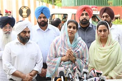 ਅਕਾਲੀ MLA ਗਨੀਵ ਕੌਰ ਨੇ ਵਿਜੀਲੈਂਸ ਅਧਿਕਾਰੀਆਂ ਖ਼ਿਲਾਫ਼ SSP ਚੰਡੀਗੜ੍ਹ ਨੂੰ ਦਿੱਤੀ ਸ਼ਿਕਾਇਤ, ਫੌਜਦਾਰੀ ਕਾਰਵਾਈ ਦੀ ਮੰਗ