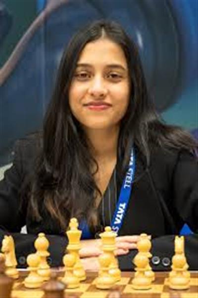 दिव्या देशमुख ने रचा इतिहास: FIDE महिला वर्ल्ड कप 2025 जीतने वाली पहली भारतीय बनीं