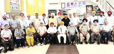 ਪੰਜਾਬ ਮੁਲਾਜ਼ਮ ਅਤੇ ਪੈਨਸ਼ਨਰਜ਼ ਸਾਂਝਾ ਫਰੰਟ ਵੱਲੋਂ 5 ਤੋਂ 12 ਅਗਸਤ ਤੱਕ ਰੋਸ ਪ੍ਰਦਰਸ਼ਨ ਕਰਕੇ ਮੁੱਖ ਮੰਤਰੀ ਅਤੇ ਵਿੱਤ ਮੰਤਰੀ ਪੰਜਾਬ ਦੇ ਪੁਤਲੇ ਫੂਕਣ ਦਾ ਐਲਾਨ  ਭਗਵੰਤ ਮਾਨ ਸਰਕਾਰ' ਤੇ ਮੁਲਾਜ਼ਮਾਂ ਅਤੇ ਪੈਨਸ਼ਨਰਾਂ ਦੀਆਂ ਲੰਬੇ ਸਮੇਂ ਤੋਂ ਲਟਕ ਰਹੀਆਂ ਮੰਗਾਂ ਦੀ ਅਣਦੇਖੀ ਕਰਨ ਦਾ ਲਾਇਆ ਦੋਸ਼