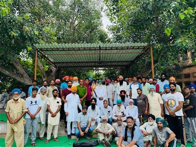 ਪਿੰਡ ਗੁੱਜਰਵਾਲ ‘ਚ 18 ਸਾਲ ਦੇ ਨੌਜਵਾਨ ਦੀ ਨਸ਼ੇ ਕਾਰਨ ਹੋਈ ਮੌਤ  ਪੁਲਿਸ ਪ੍ਰਸ਼ਾਸਨ ਵੱਲੋਂ ਦੋਸ਼ੀਆਂ ਵਿਰੁੱਧ ਕਾਰਵਾਈ ਸਬੰਧੀ ਕੀਤੀ ਜਾ ਰਹੀ ਹੈ ਆਨਾਕਾਨੀ, ਪਿੰਡ ਵਾਸੀਆਂ ਵੱਲੋਂ ਲਗਾਇਆ ਧਰਨਾ