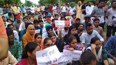 ਆਜ਼ਾਦੀ ਦਿਵਸ ਮੌਕੇ ਪ੍ਰਦਰਸ਼ਨ ਤੋਂ ਪਹਿਲਾਂ ਪੰਜਾਬ 'ਚ ਬੇਰੁਜ਼ਗਾਰਾਂ ਅਤੇ ਮੁਲਾਜ਼ਮਾਂ ਦੀਆਂ ਗ੍ਰਿਫਤਾਰੀਆਂ  