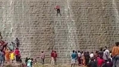 Man falls while trying to climb Srinivasa Sagara dam wall in Karnataka