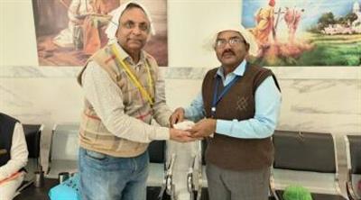 Pak friend meets Ludhiana-based doctor after 29 years at Kartarpur Sahib, brings soil from Lahore’s Shadman Chowk as gift